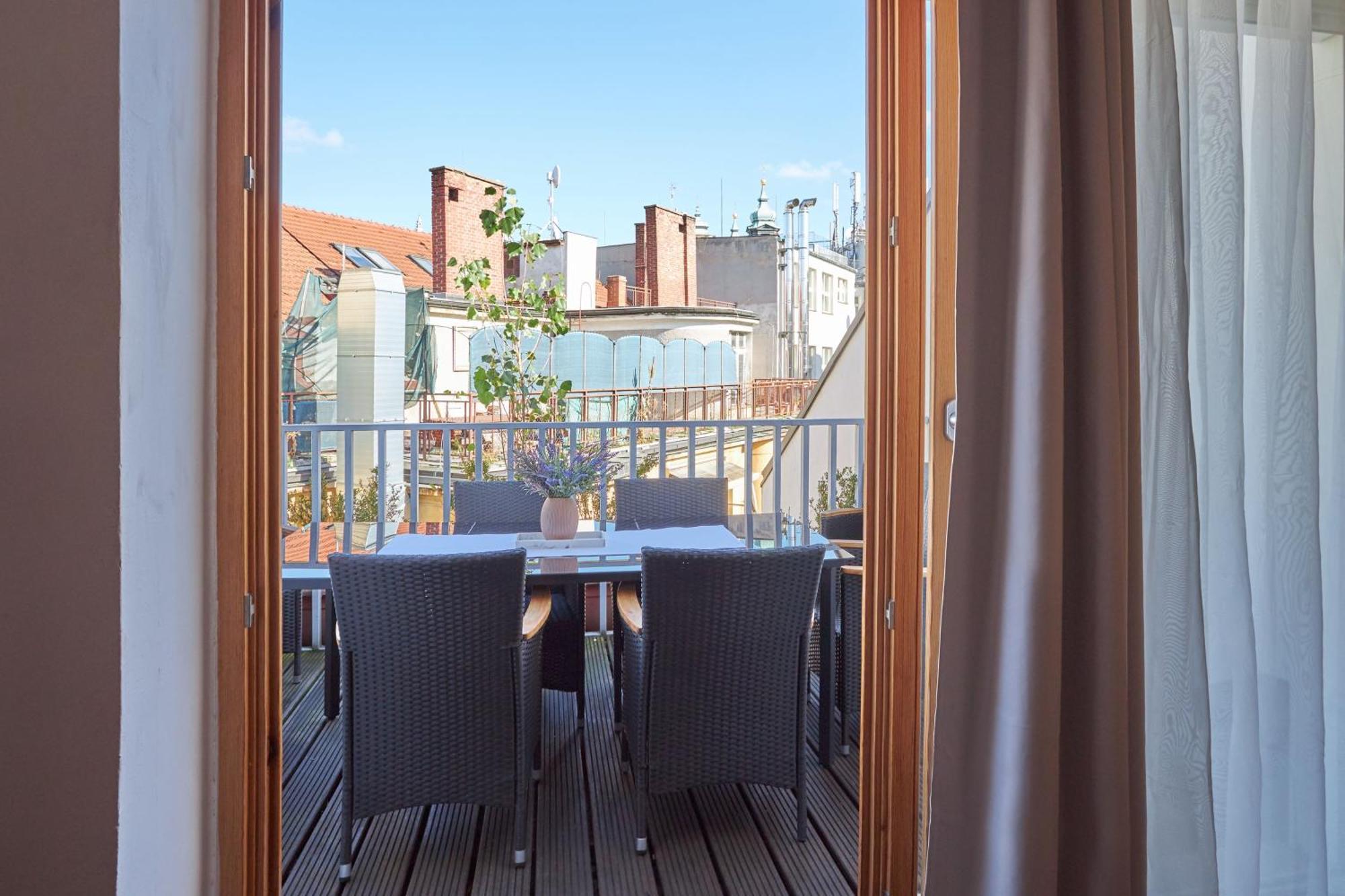 Zatecka - Terrace Residence In The Old Town Прага Екстериор снимка